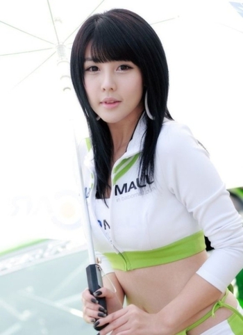 spg seksi autoshow-20141113-007-editor